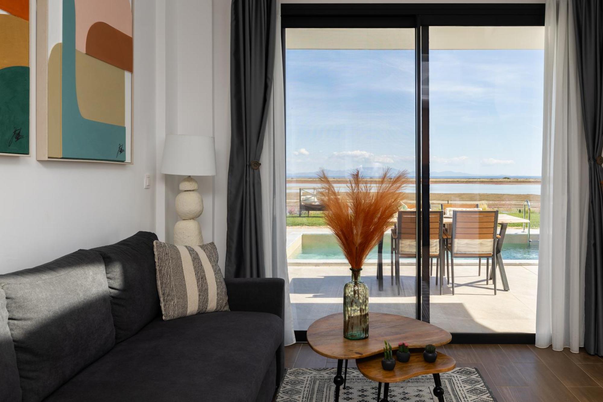 Flamingo View Suites & Villas Nea Poteidaia Exterior photo