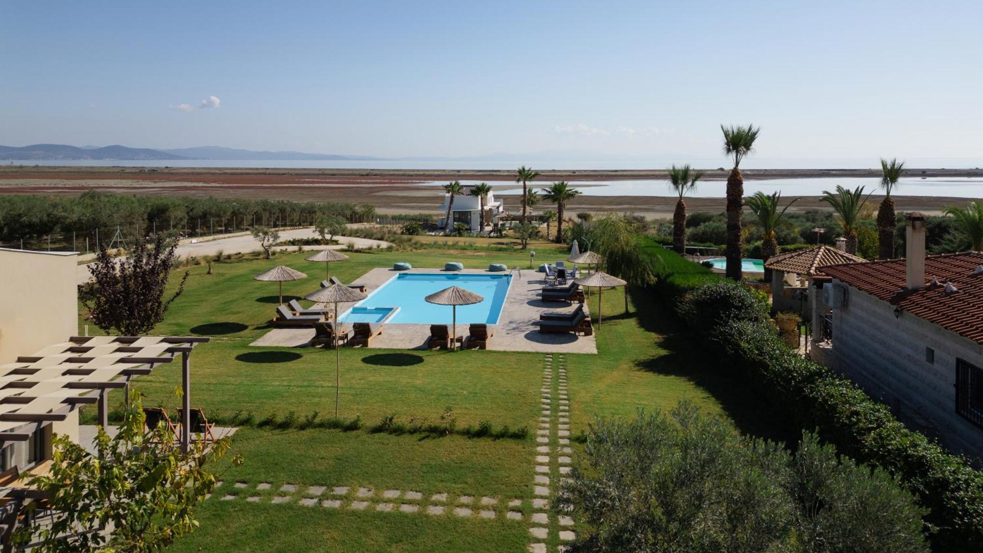 Flamingo View Suites & Villas Nea Poteidaia Exterior photo